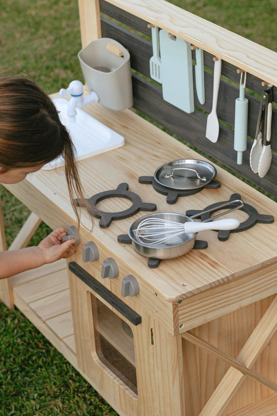 Backyard Chef Mud Kitchen