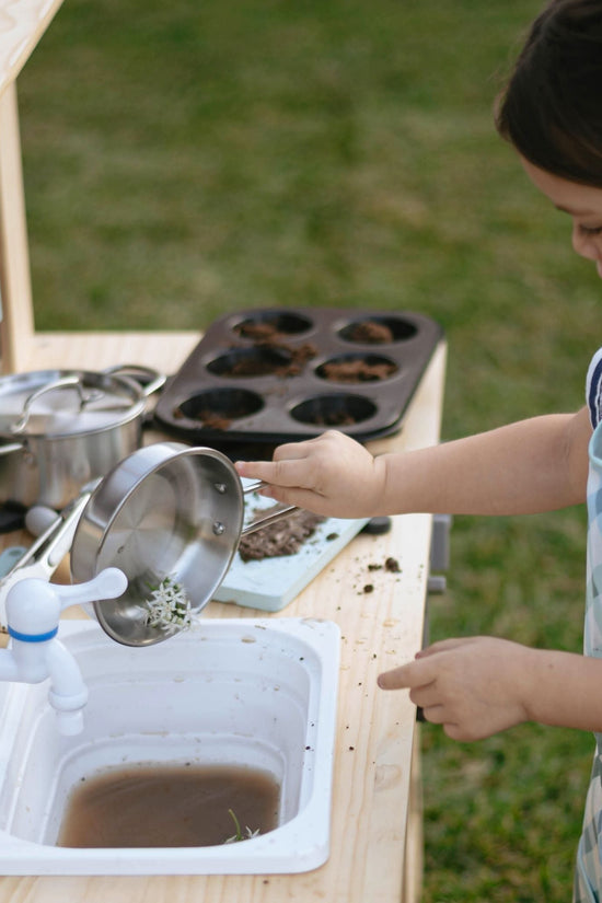 Backyard Chef Mud Kitchen