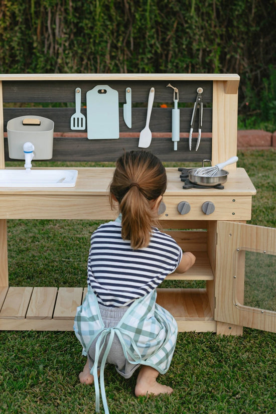 Backyard Chef Mud Kitchen